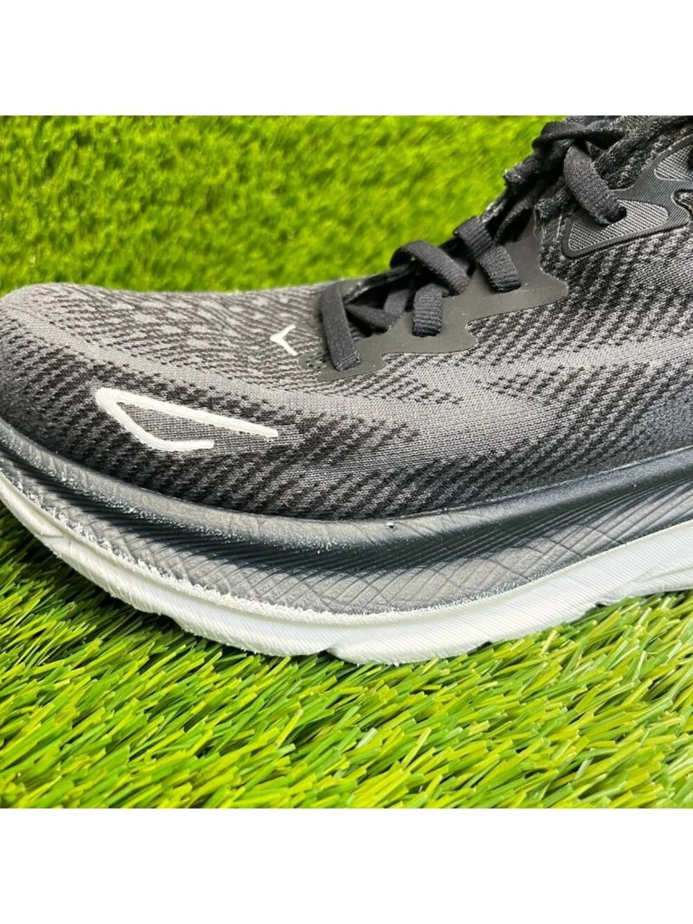Hoka One One Clifton 9 Womens Size 8 Black White Athletic Running Shoes Sneakers